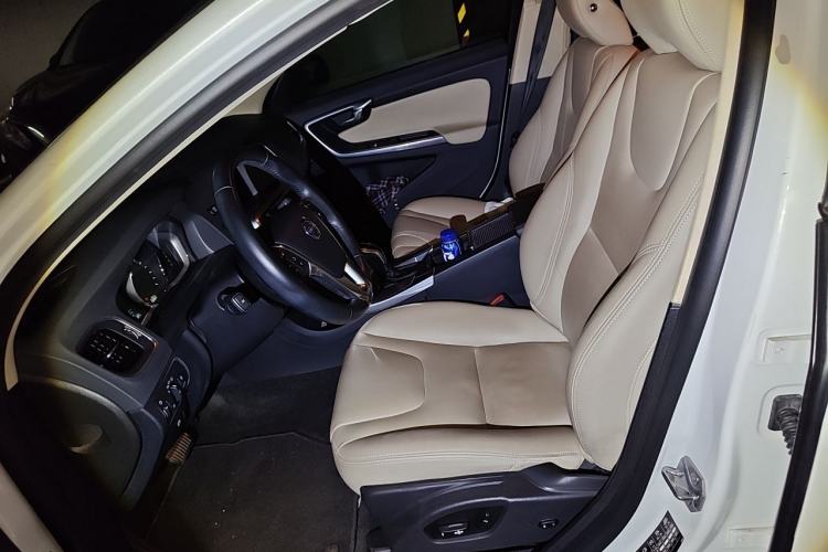 Used Volvo S60 2016 S60L T4 Zhiyuan Edition Left Front Seat