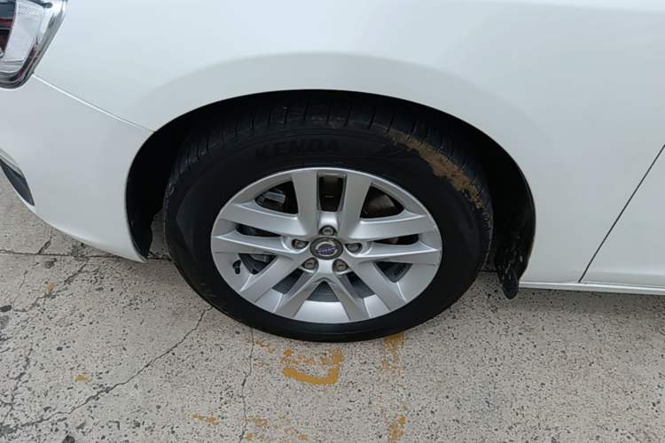 Used Volvo S60 2016 S60L T3 Smart Drive Edition Left Front Wheel Hub