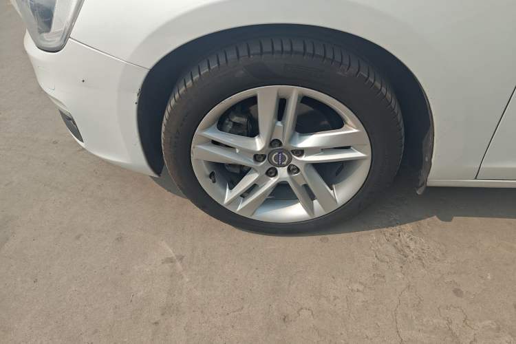 Used Volvo S60 2016 S60L T5 Intelligent Drive Edition Left Front Wheel Hub