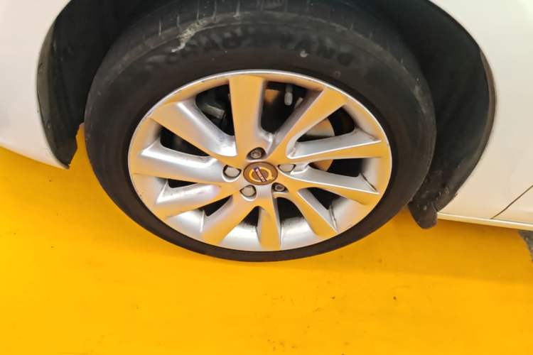 Used Volvo S60 2016 S60L T4 Zhiyuan Edition Left Front Wheel Hub