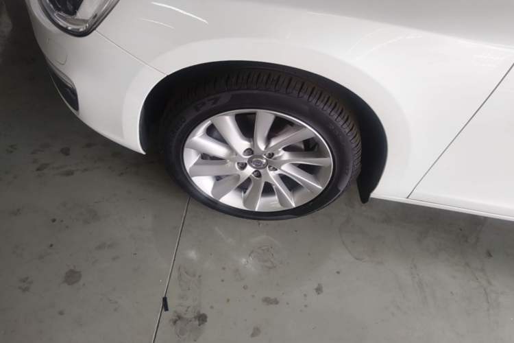 Used Volvo S60 2016 S60L T4 Zhiyuan Edition Left Front Wheel Hub