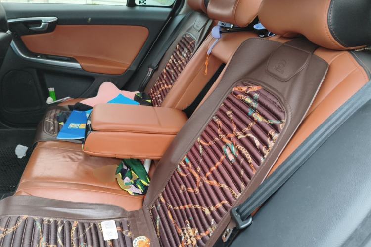 Used Volvo S60 2016 S60L T4 Zhiyuan Edition Left Rear Seat