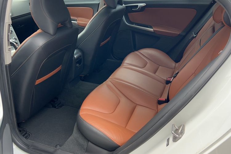 Used Volvo S60 2016 S60L T4 Zhiyuan Edition Left Rear Seat