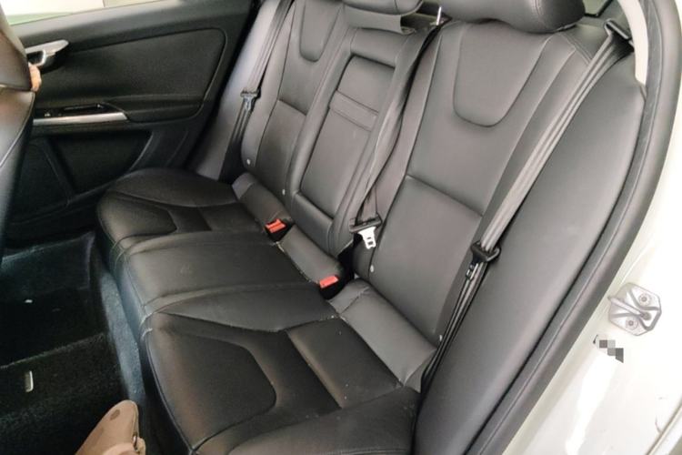 Used Volvo S60 2016 S60L T4 Zhiyuan Edition Left Rear Seat