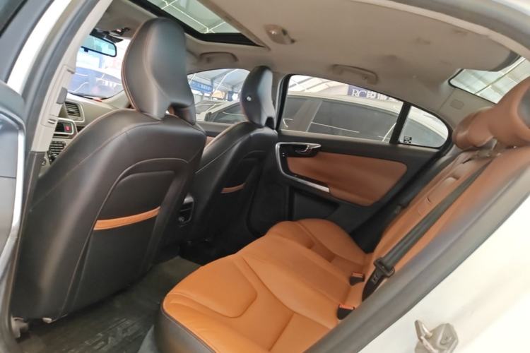 Used Volvo S60 2016 S60L T4 Zhiyuan Edition Left Rear Seat