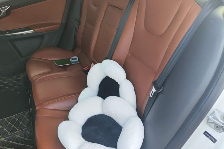 Used Volvo S60 2016 S60L T4 Zhiyuan Edition Left Rear Seat