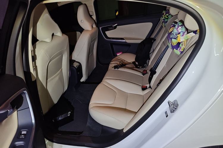 Used Volvo S60 2016 S60L T4 Zhiyuan Edition Left Rear Seat