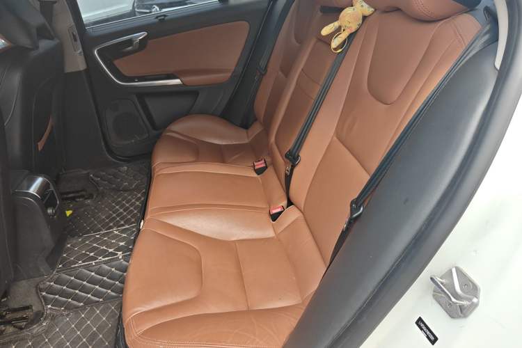Used Volvo S60 2016 S60L T5 Intelligent Drive Edition Left Rear Seat