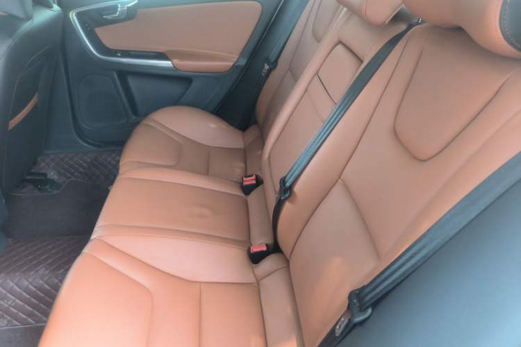 Used Volvo S60 2016 S60L T4 Zhiyuan Edition Left Rear Seat