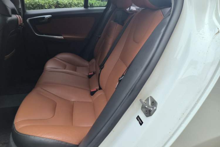 Used Volvo S60 2016 S60L T4 Zhiyuan Edition Left Rear Seat