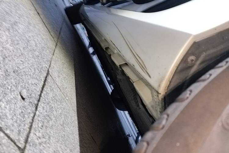 Used Volvo S60 2016 S60L T4 Zhiyuan Edition Left Side Sill