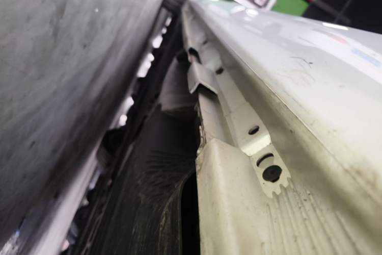 Used Volvo S60 2016 S60L T4 Zhiyuan Edition Left Side Sill