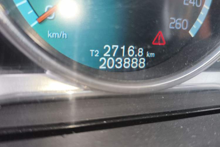 Used Volvo S60 2016 S60L T4 Zhiyuan Edition Odometer Close Up