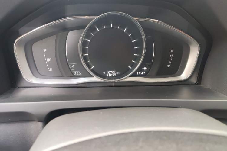 Used Volvo S60 2016 S60L T5 Intelligent Drive Edition Odometer Close Up
