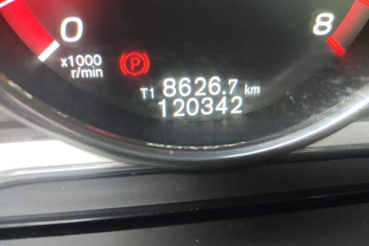Used Volvo S60 2016 S60L T4 Zhiyuan Edition Odometer Close Up