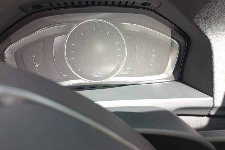 Used Volvo S60 2016 S60L T4 Zhiyuan Edition Odometer Close Up