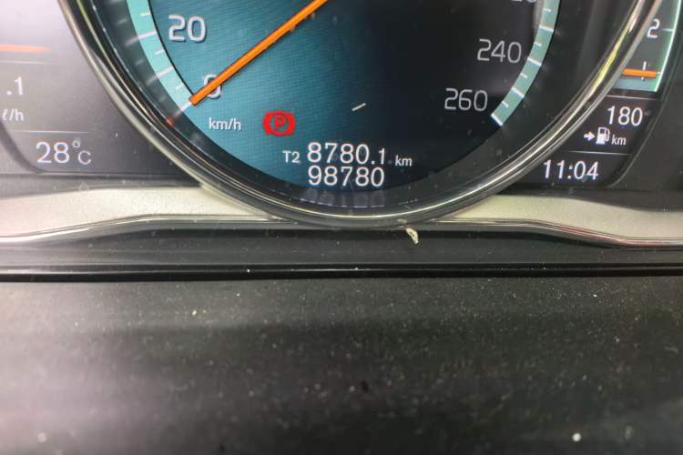 Used Volvo S60 2016 S60L T5 Intelligent Drive Edition Odometer Close Up