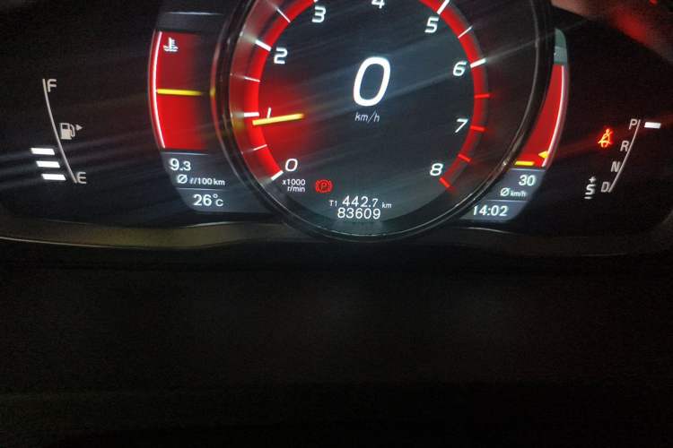 Used Volvo S60 2016 S60L T4 Zhiyuan Edition Odometer Close Up