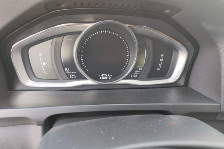 Used Volvo S60 2016 S60L T4 Zhiyuan Edition Odometer Close Up