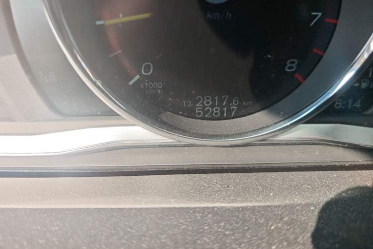Used Volvo S60 2016 S60L T4 Zhiyuan Edition Odometer Close Up