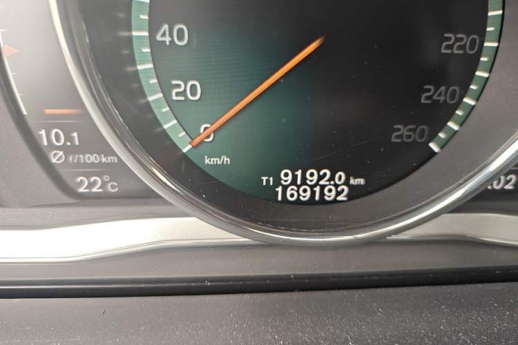Used Volvo S60 2016 S60L T5 Intelligent Drive Edition Odometer Close Up