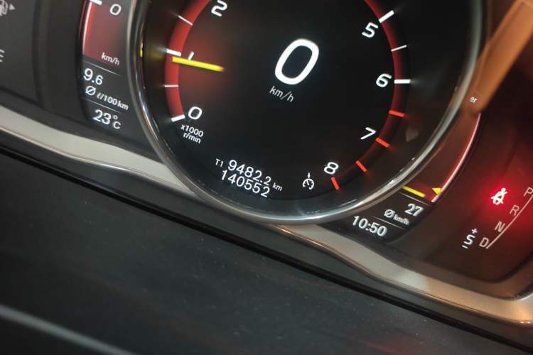 Used Volvo S60 2016 S60L T4 Zhiyuan Edition Odometer Close Up