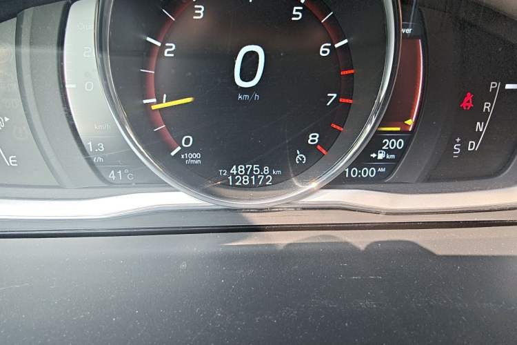 Used Volvo S60 2016 S60L T5 Intelligent Drive Edition Odometer Close Up