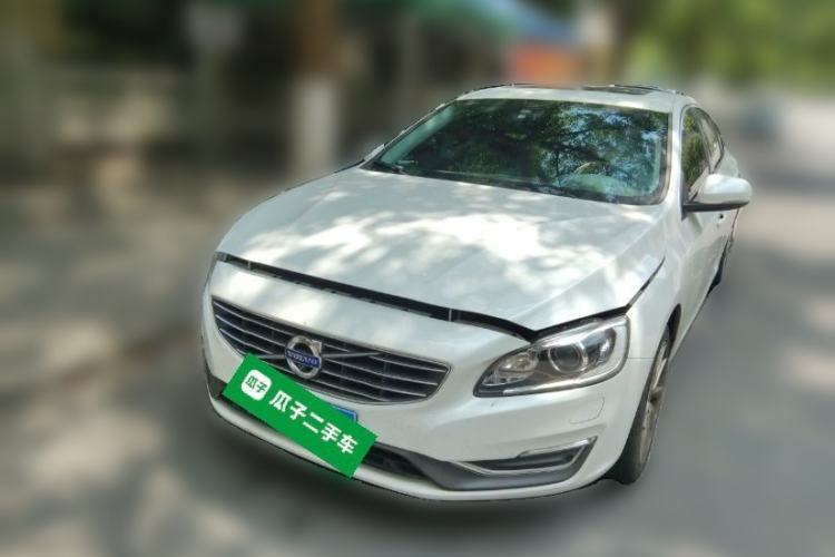 Volvo S60 2016 S60L T4 Zhiyuan Edition с пробегом Guazi used car, China used car export, Used car for sale, Used cars, Cheapest cars for sale