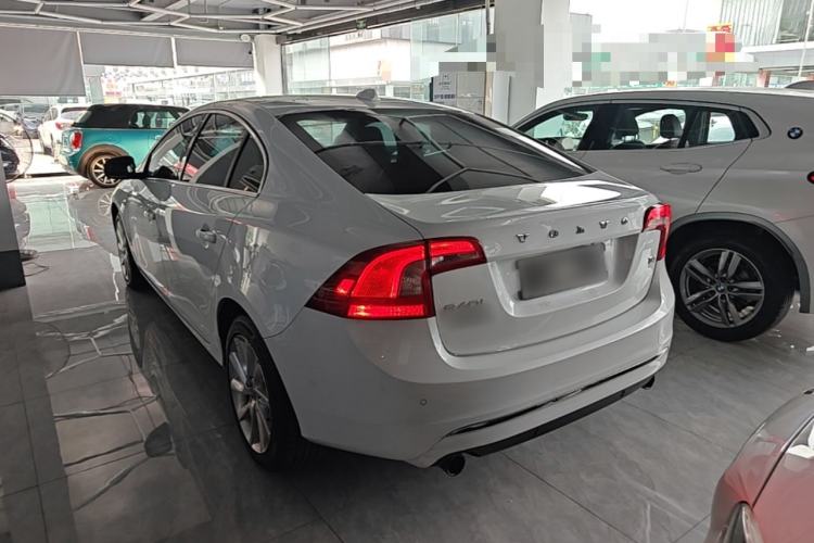 Used Volvo S60 2016 S60L T4 Zhiyuan Edition Rear Left 45 Deg
