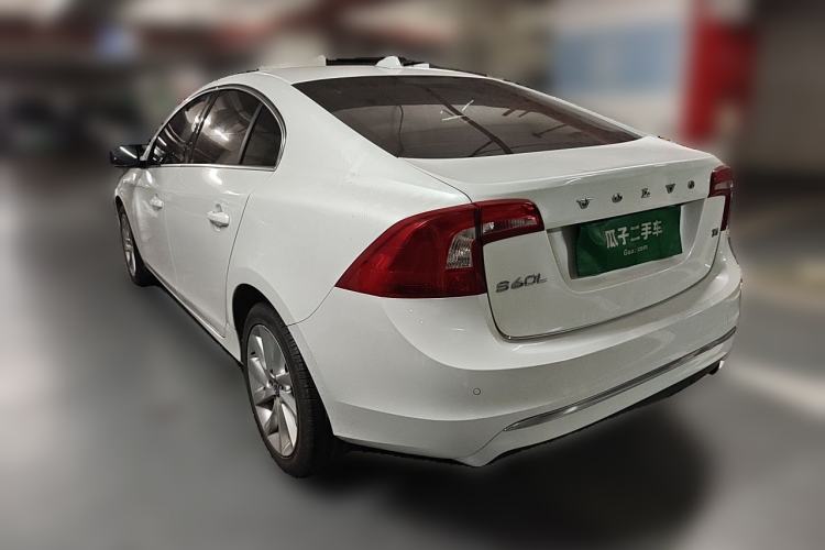 Used Volvo S60 2016 S60L T4 Zhiyuan Edition Rear Left 45 Deg