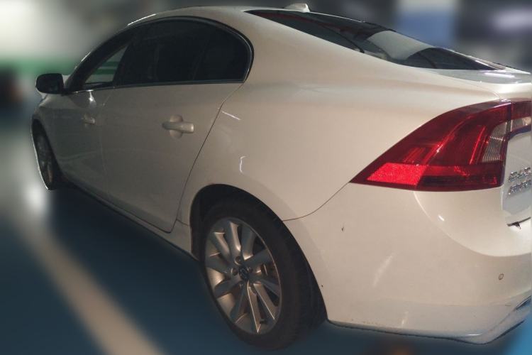 Used Volvo S60 2016 S60L T4 Zhiyuan Edition Rear Left 45 Deg