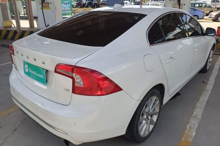 Used Volvo S60 2016 S60L T4 Zhiyuan Edition Rear Right 45 Deg