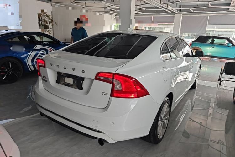 Used Volvo S60 2016 S60L T4 Zhiyuan Edition Rear Right 45 Deg