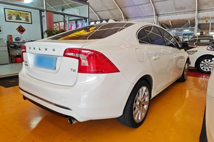 Used Volvo S60 2016 S60L T4 Zhiyuan Edition Rear Right 45 Deg