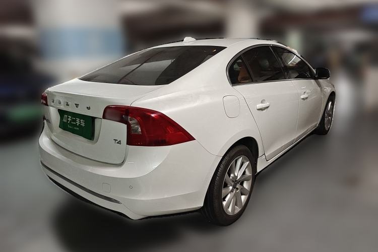 Used Volvo S60 2016 S60L T4 Zhiyuan Edition Rear Right 45 Deg