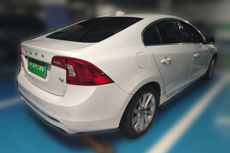 Used Volvo S60 2016 S60L T4 Zhiyuan Edition Rear Right 45 Deg