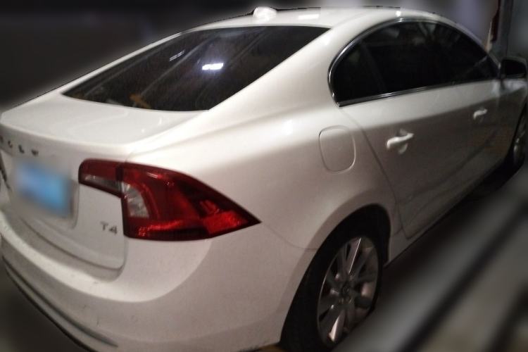 Used Volvo S60 2016 S60L T4 Zhiyuan Edition Rear Right 45 Deg