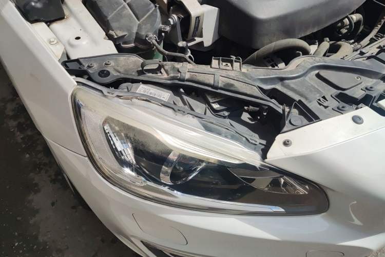 Used Volvo S60 2016 S60L T5 Intelligent Drive Edition Right Front Headlight