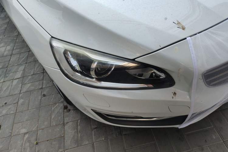 Used Volvo S60 2016 S60L T4 Zhiyuan Edition Right Front Headlight