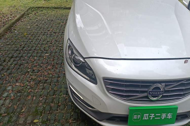 Used Volvo S60 2016 S60L T4 Zhiyuan Edition Right Front Headlight