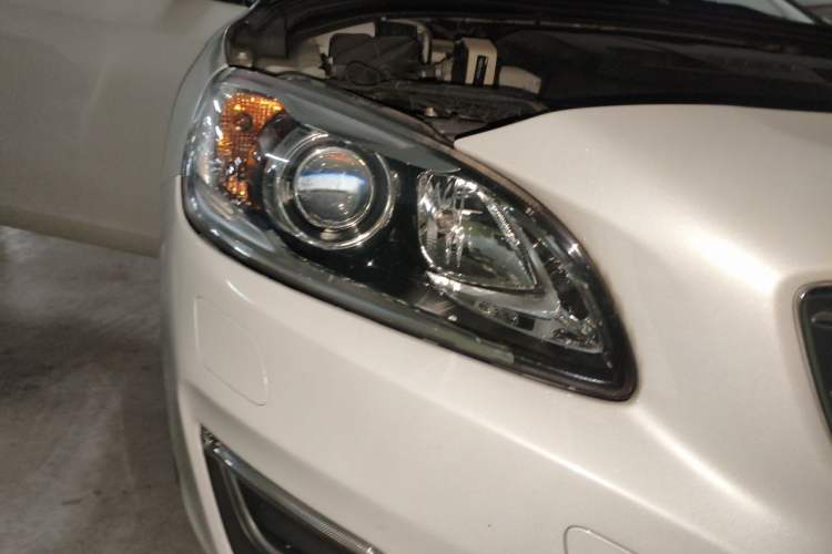 Used Volvo S60 2016 S60L T3 Smart Drive Edition Right Front Headlight