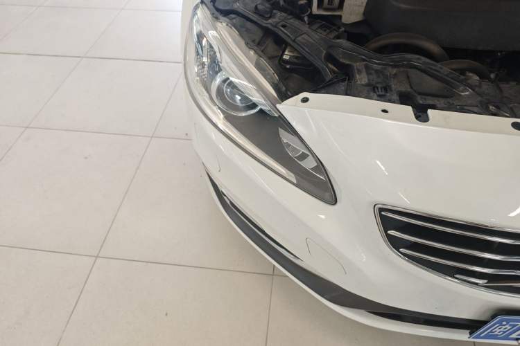 Used Volvo S60 2016 S60L T5 Intelligent Drive Edition Right Front Headlight
