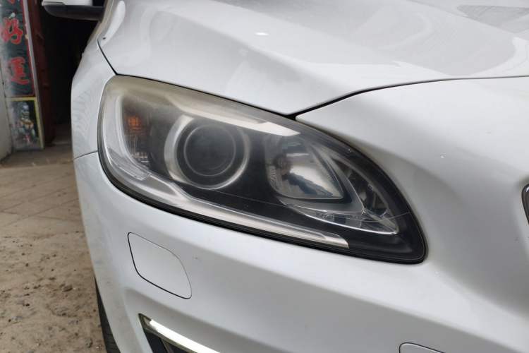 Used Volvo S60 2016 S60L T5 Intelligent Drive Edition Right Front Headlight