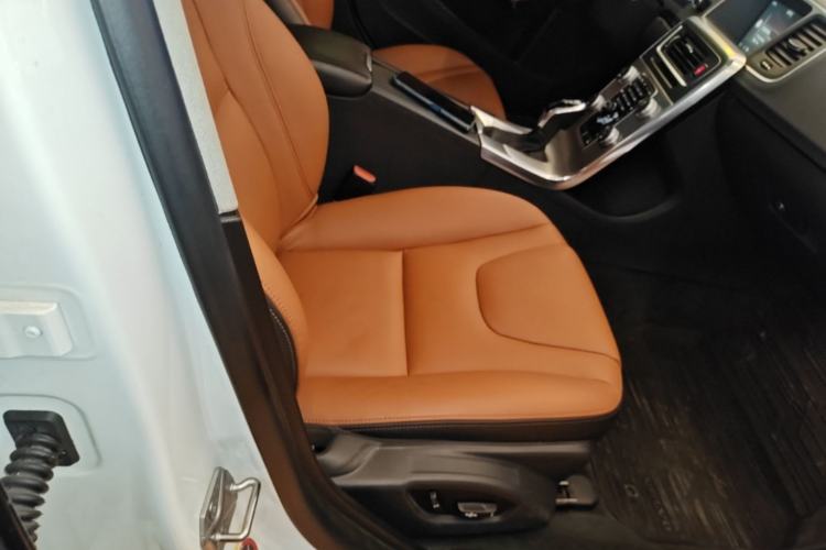 Used Volvo S60 2016 S60L T4 Zhiyuan Edition Right Front Seat