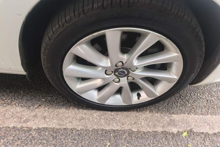 Used Volvo S60 2016 S60L T4 Zhiyuan Edition Right Front Wheel Hub
