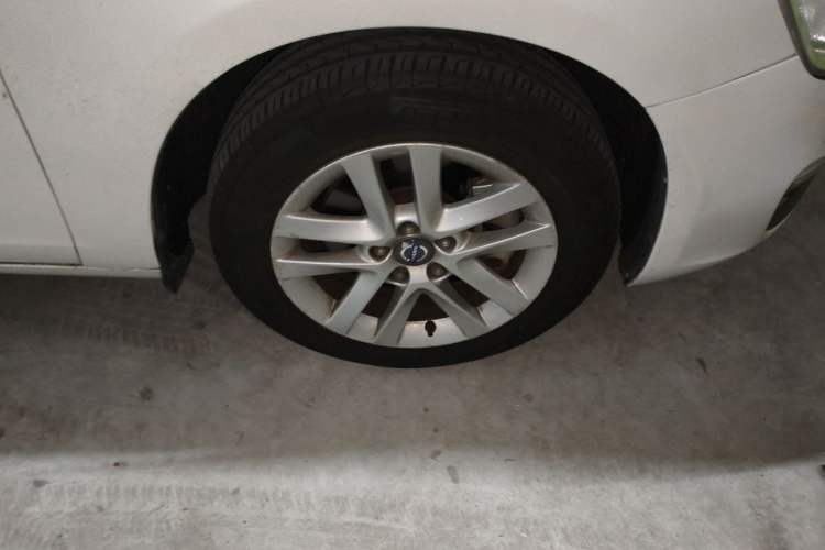 Used Volvo S60 2016 S60L T3 Smart Drive Edition Right Front Wheel Hub