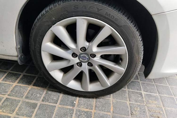 Used Volvo S60 2016 S60L T4 Zhiyuan Edition Right Front Wheel Hub