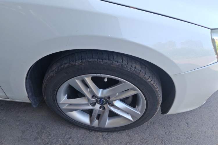 Used Volvo S60 2016 S60L T5 Intelligent Drive Edition Right Front Wheel Hub