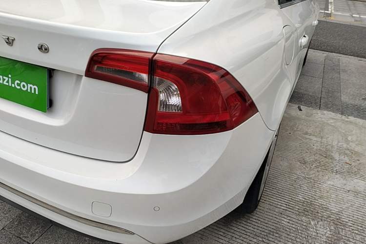 Used Volvo S60 2016 S60L T4 Zhiyuan Edition Right Rear Taillight