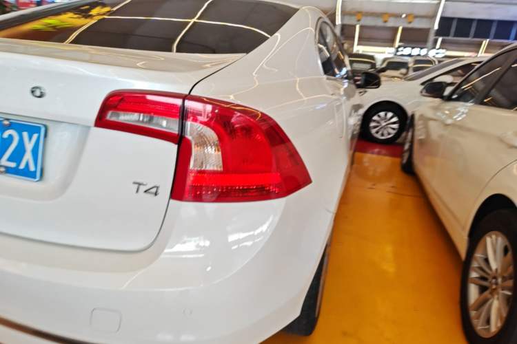 Used Volvo S60 2016 S60L T4 Zhiyuan Edition Right Rear Taillight
